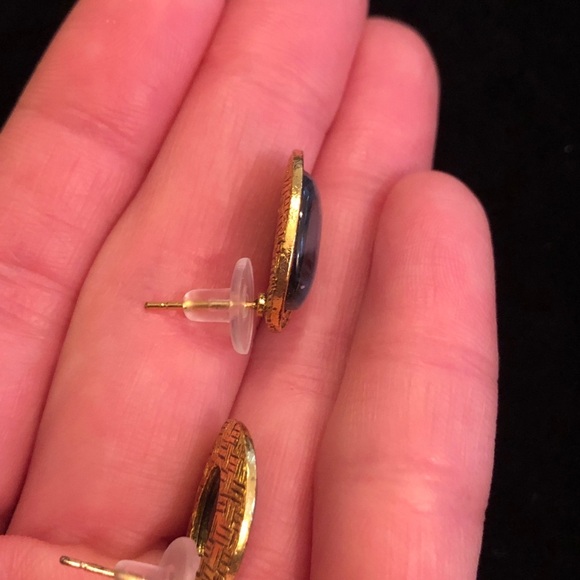 Elegant Gold Oval Earrings With Shimmering Paint Design - Picture 5 of 5